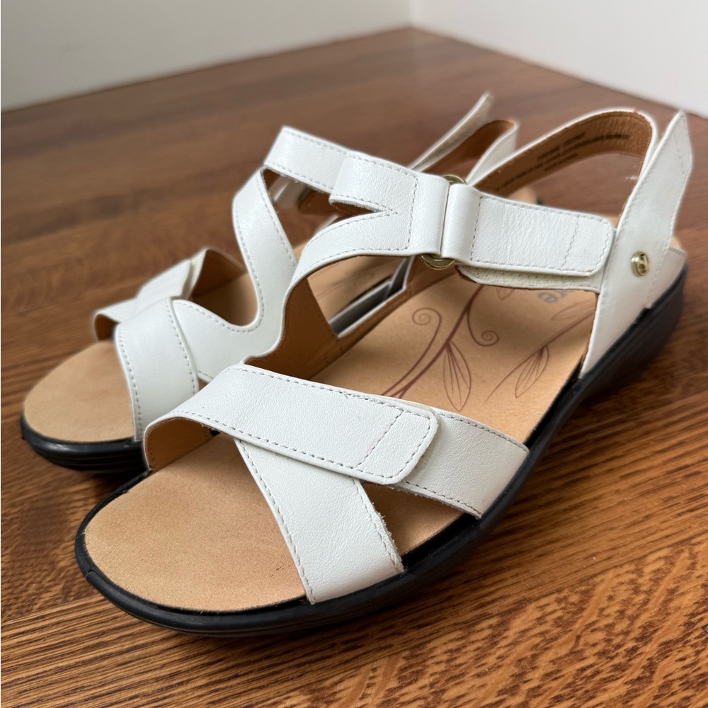 REVERE Zanzibar Coconut Sandaks Strappy Leather‎ Comfort Adjustable US 7 EU 38